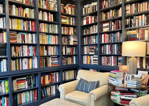 how many books to be considered a home library